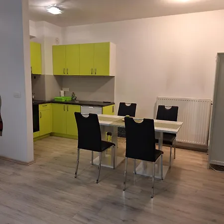 Lona Flat Apartment *
